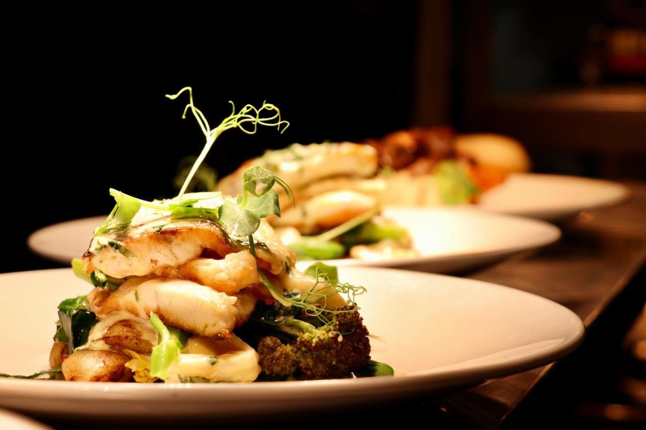 The Boars Head Hotel Sudbury  ภายนอก รูปภาพ