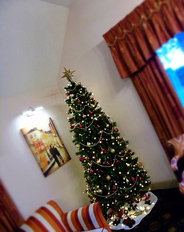 The Boars Head Hotel Sudbury  ภายนอก รูปภาพ